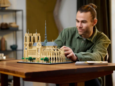 LEGO 21061 - NOTRE-DAME DE PARIS