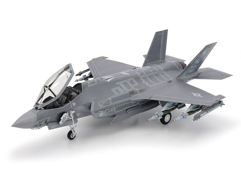 TAMIYA 1/48 LOCKHEED MARTIN F-35A LIGHTNING II