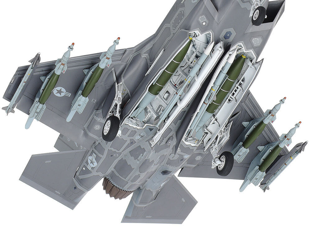 TAMIYA 1/48 LOCKHEED MARTIN F-35A LIGHTNING II