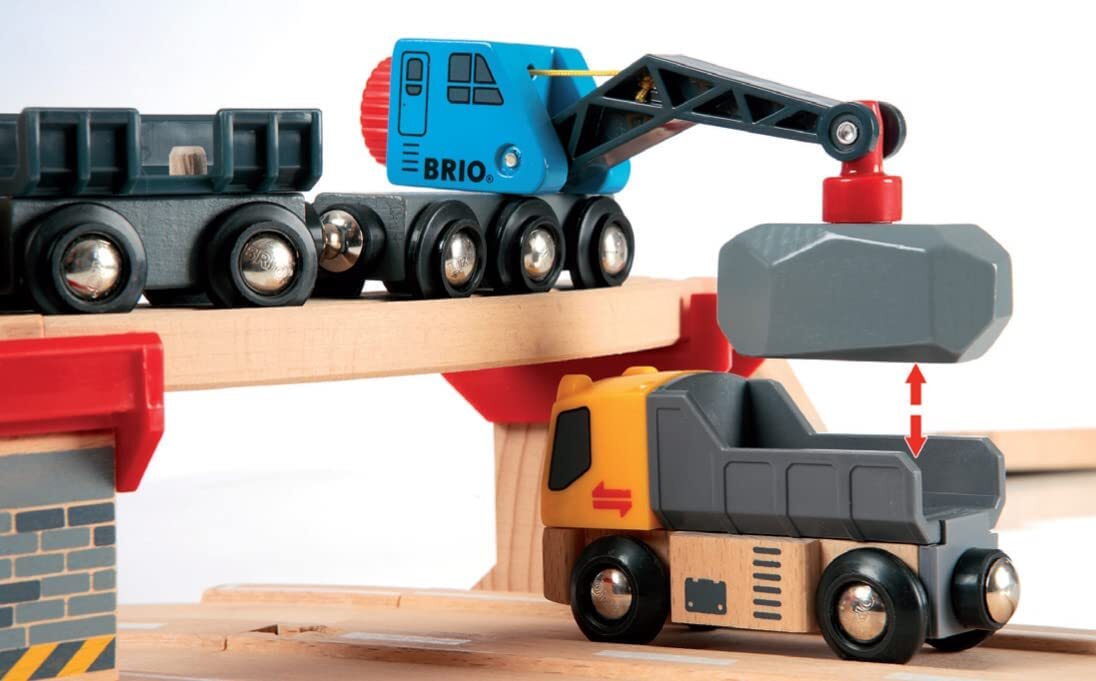 BRIO SET - RAIL & ROAD LOADING SET - 32 PIECES