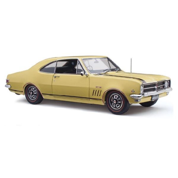 CLASSIC CARLECTABLES 1:18 HOLDEN HK MONARO GTS 327 - WARRICK YELLOW