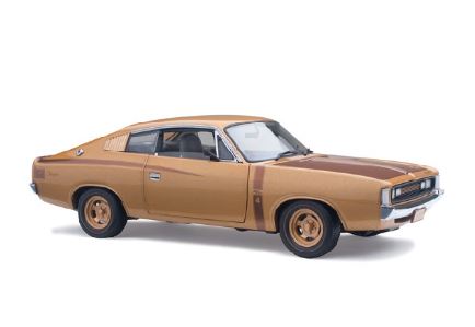 CLASSIC CARLECTABLES 1:18 E49 CHARGER 'BIG TANK' 50TH ANNIVERSARY GOLD EDITION