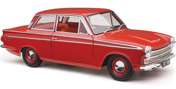 CLASSIC CARLECTABLES 1:18 FORD CORTINA GT 500 RED STAIN